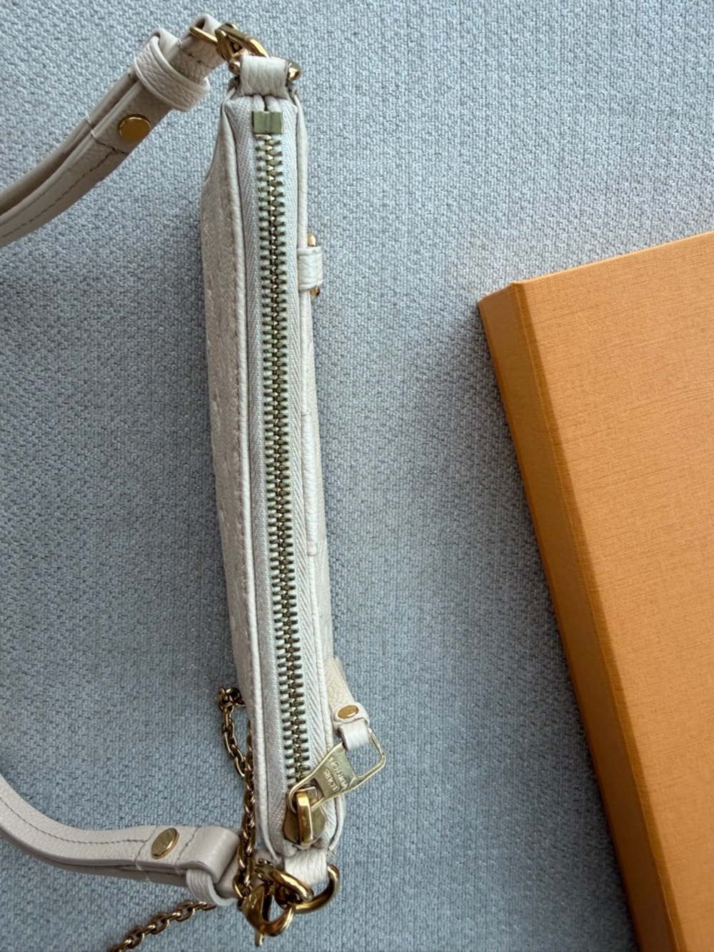 Louis Vuitton Easy Pouch On Strap - Cream - Picture 8 of 11